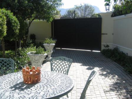 Navona Constantia Guest Cottage Cape Town Exterior photo